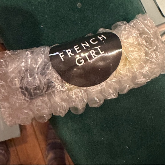 UNUSED BRAND NEW French Girl Nail & Cuticle Oil - Picture 2 of 2